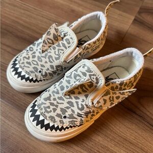 Toddler shark Vans size 8